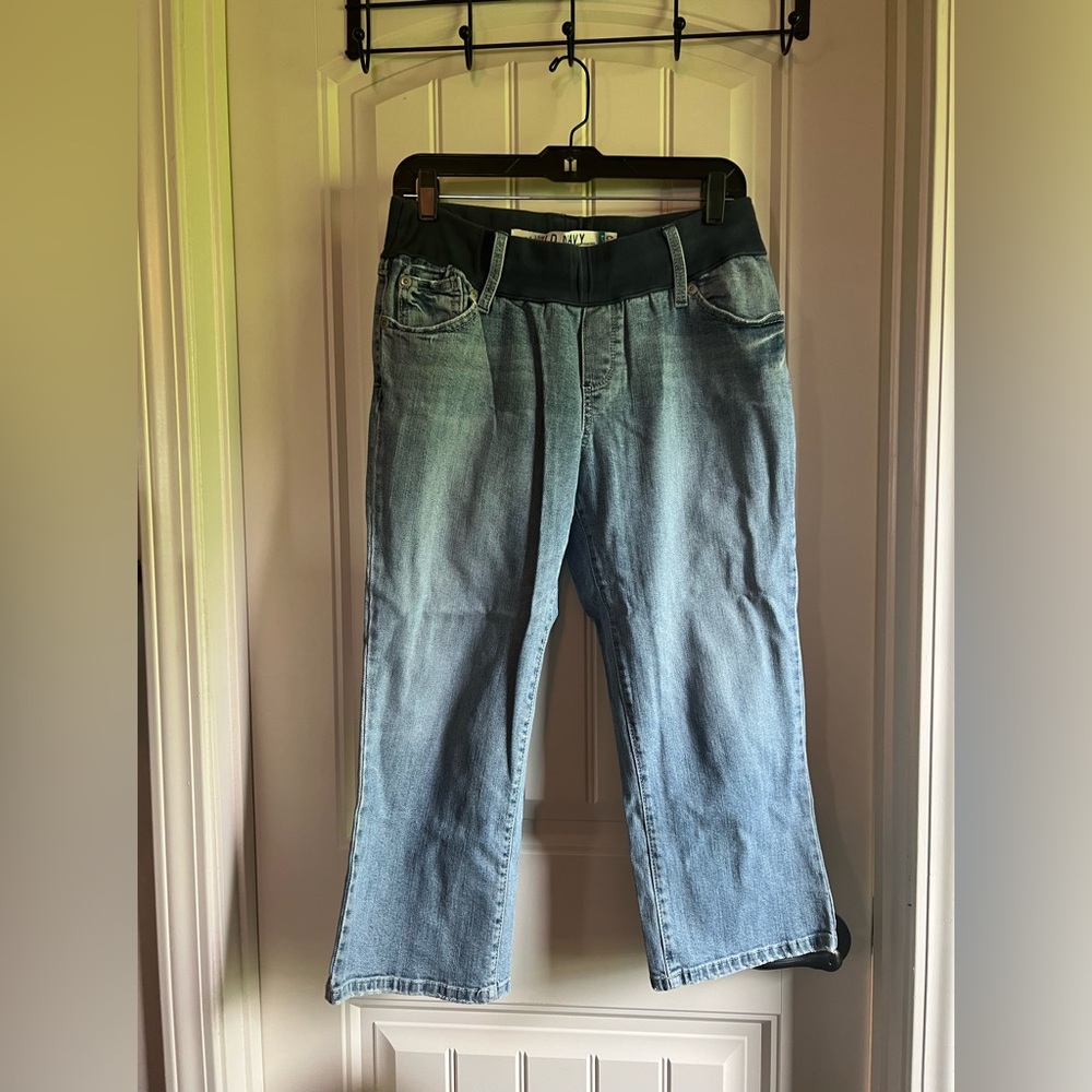 Old Navy Maternity Low Waist Capri Size Medium Super Soft and Comfy!!